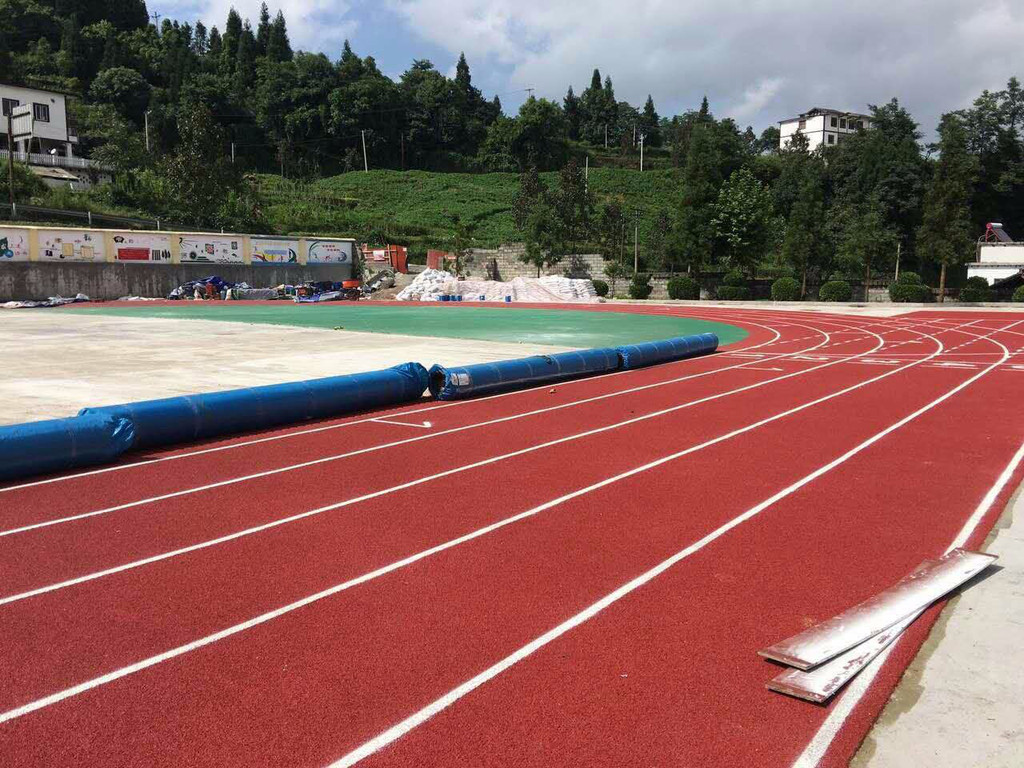 涼山透氣型塑膠跑道